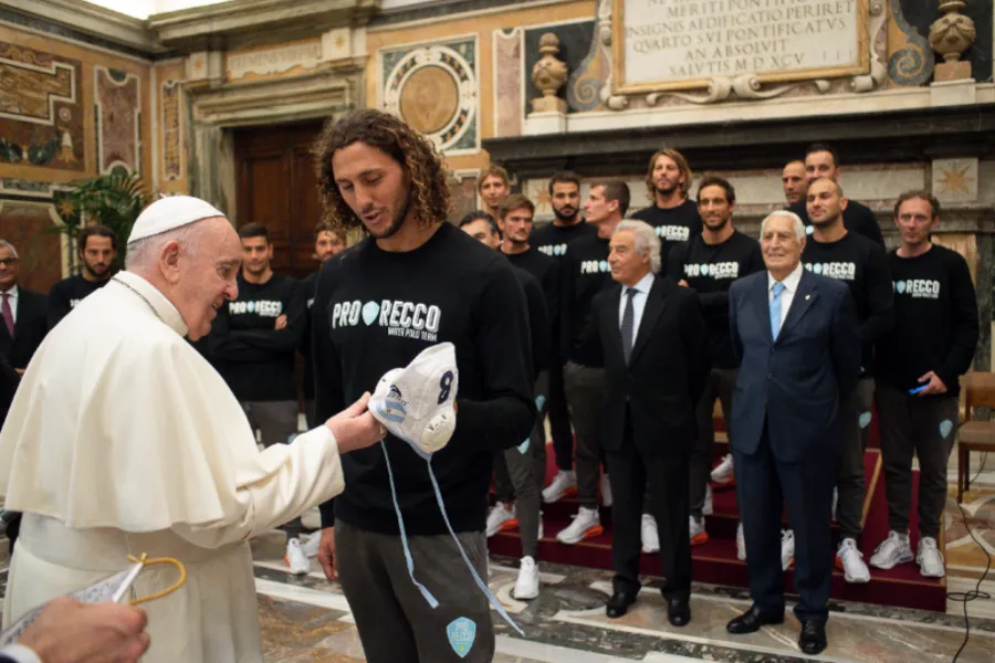 Pope Francis meets a delegation from the Pro Recco Waterpolo 1913 Team at the Vatican, April 22, 2021.?w=200&h=150